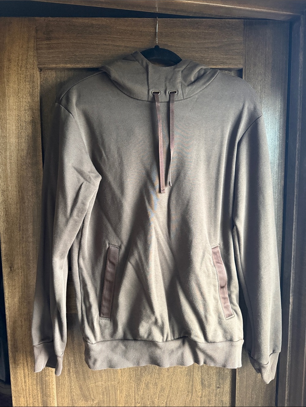 ALO Yoga Men’s Sweatshirt Size Medium Brown